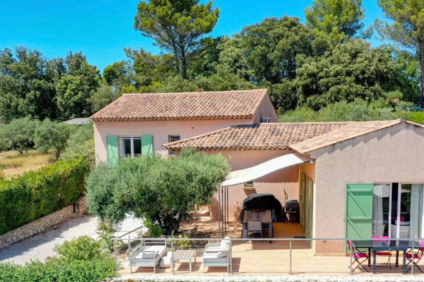 Villa Font du Roux-Exterior summer