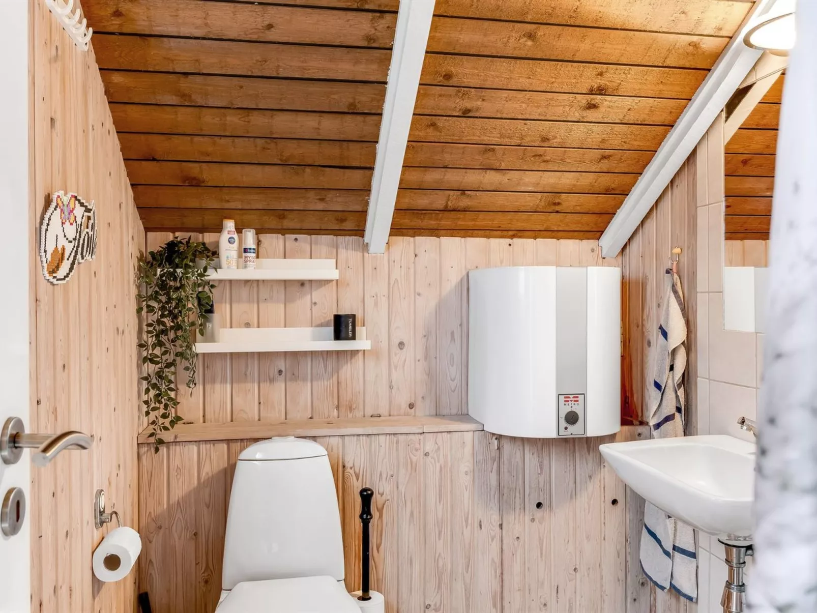 "Lycka" - 700m from the sea-Drinnen