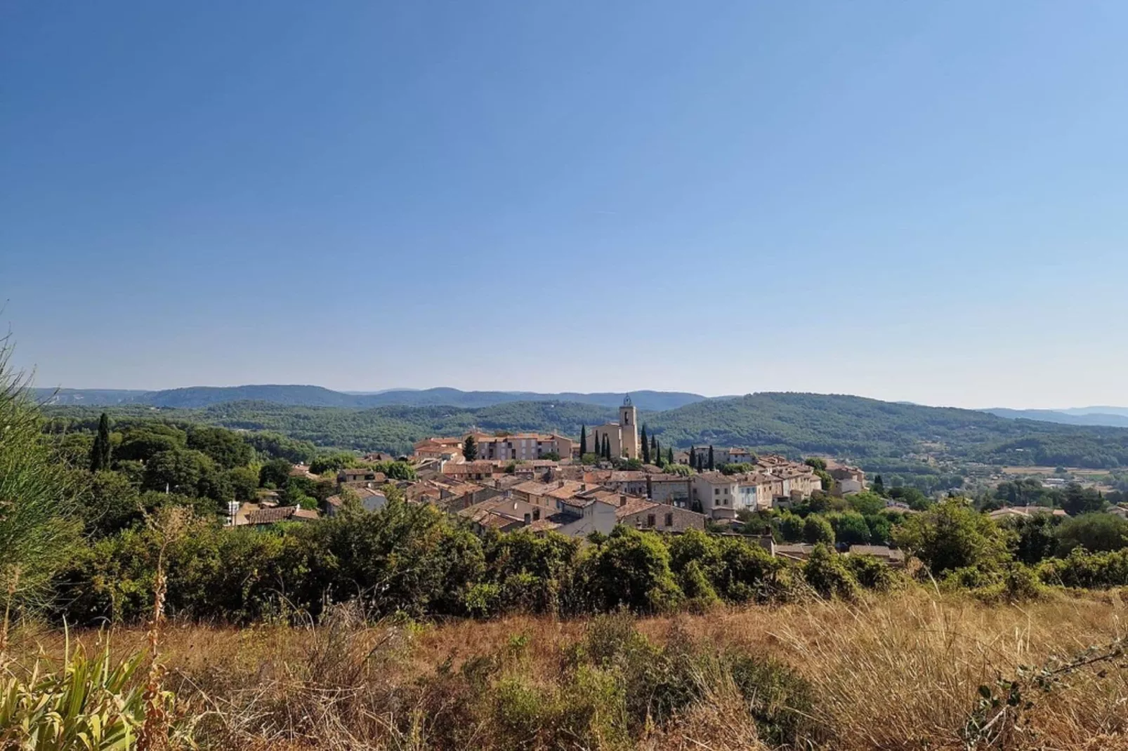 Villa Font du Roux-Areas summer 1km