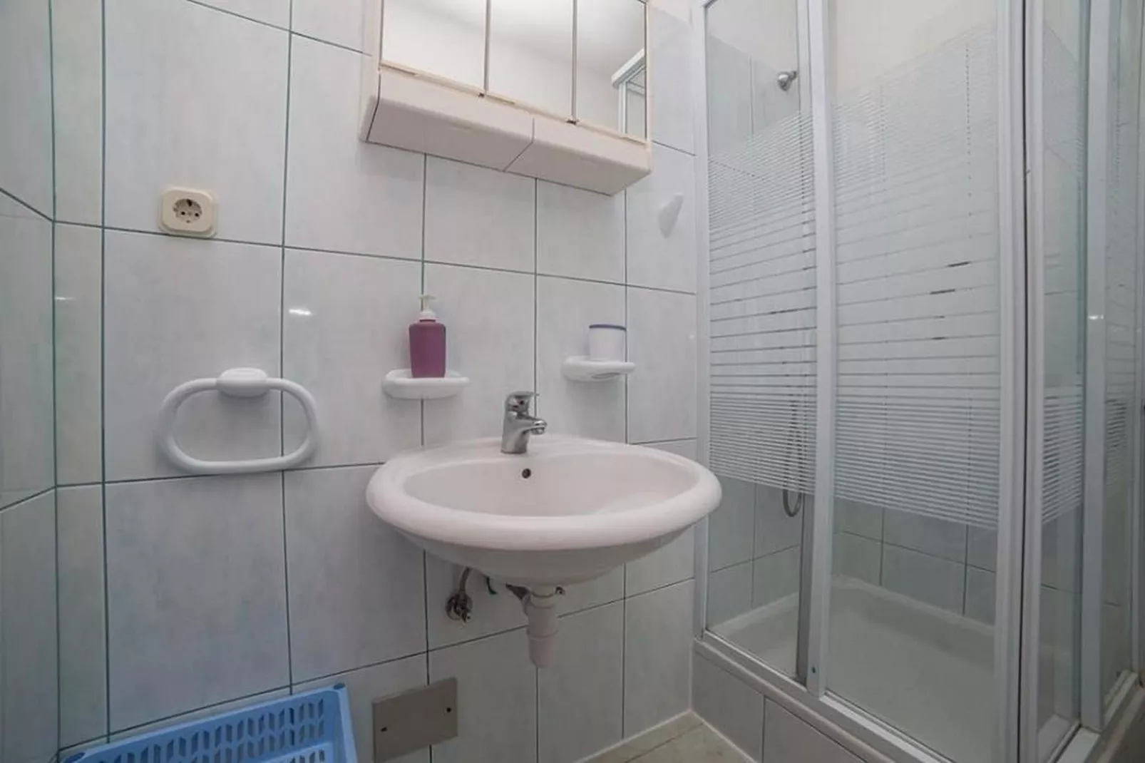 Apartments Anamarija - One Bedroom Apartment with Balcony (A2+2) 1 - Salle de bain