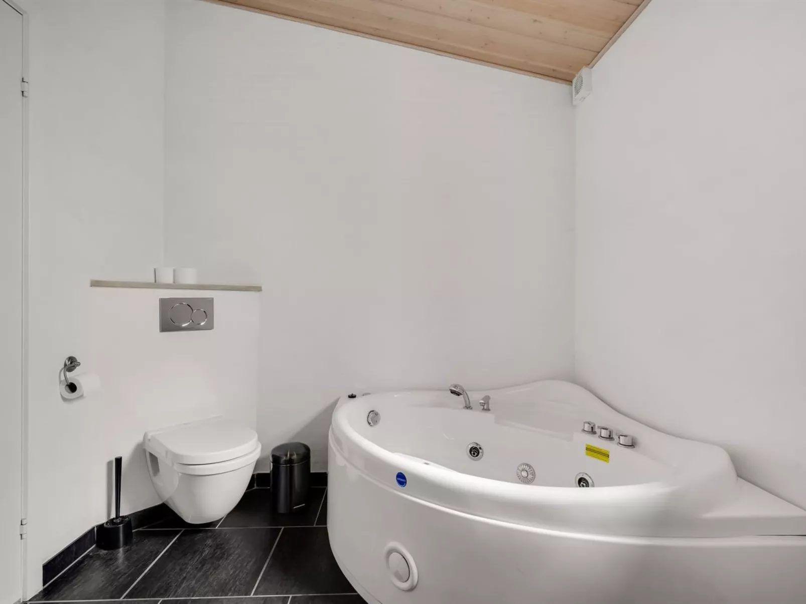 "Donco" - 3.2km from the sea - Inside