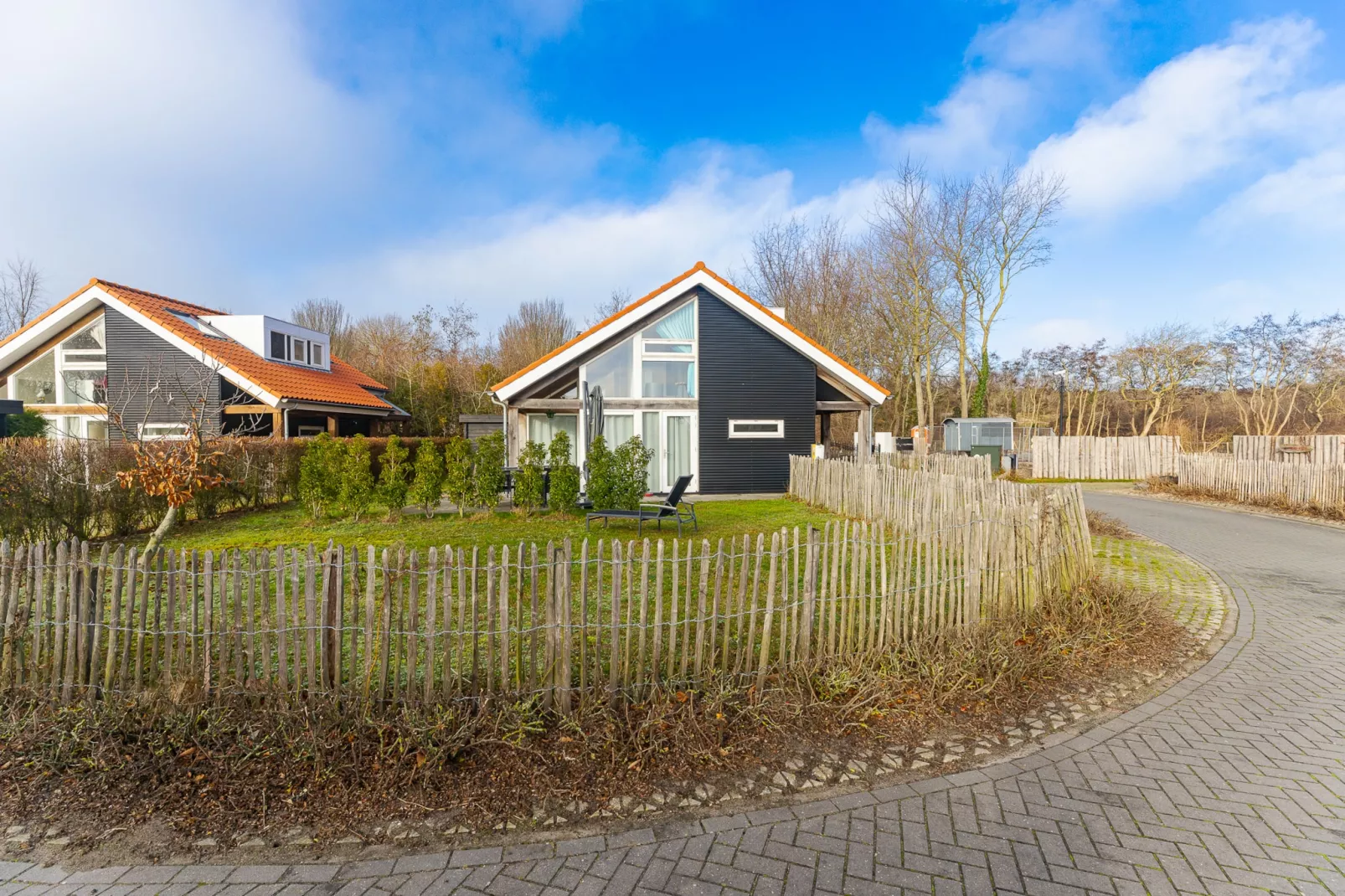 Zonnedorp 1 Solskin Renesse | Beach Holiday in Modern Holiday Home - Exterior in summer