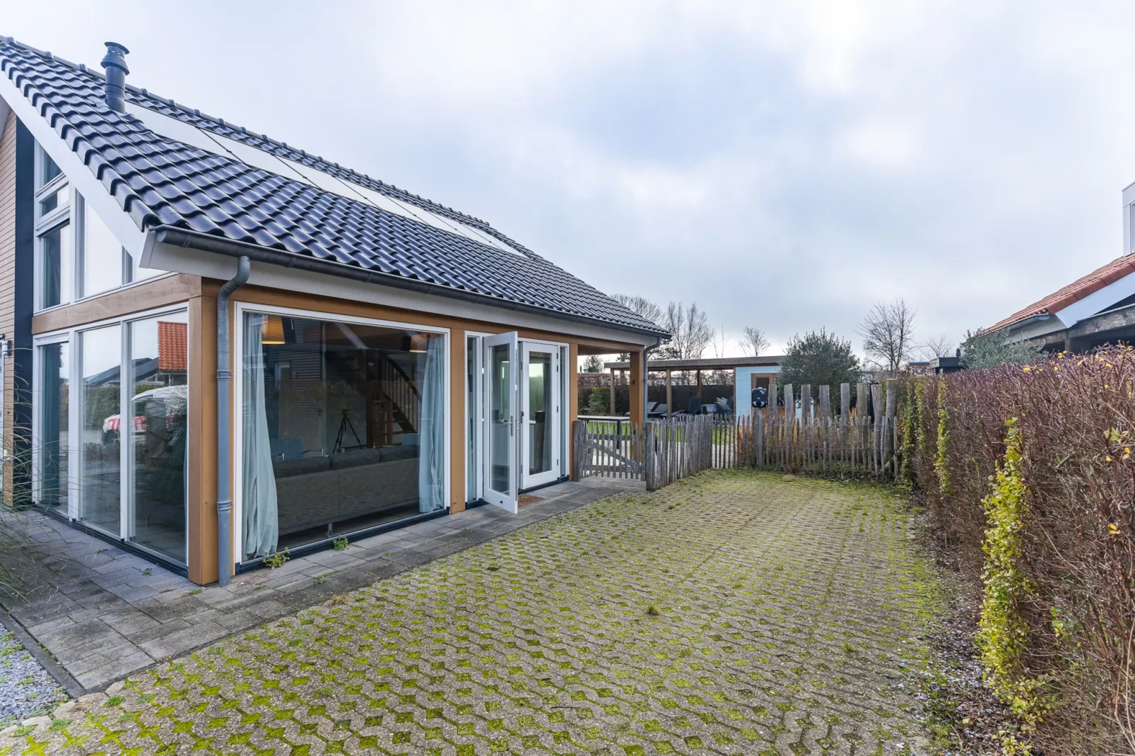 Zonnedorp 7 De Meerpaal in Renesse | Comfortable holiday house close to the beach - Exterior in summer