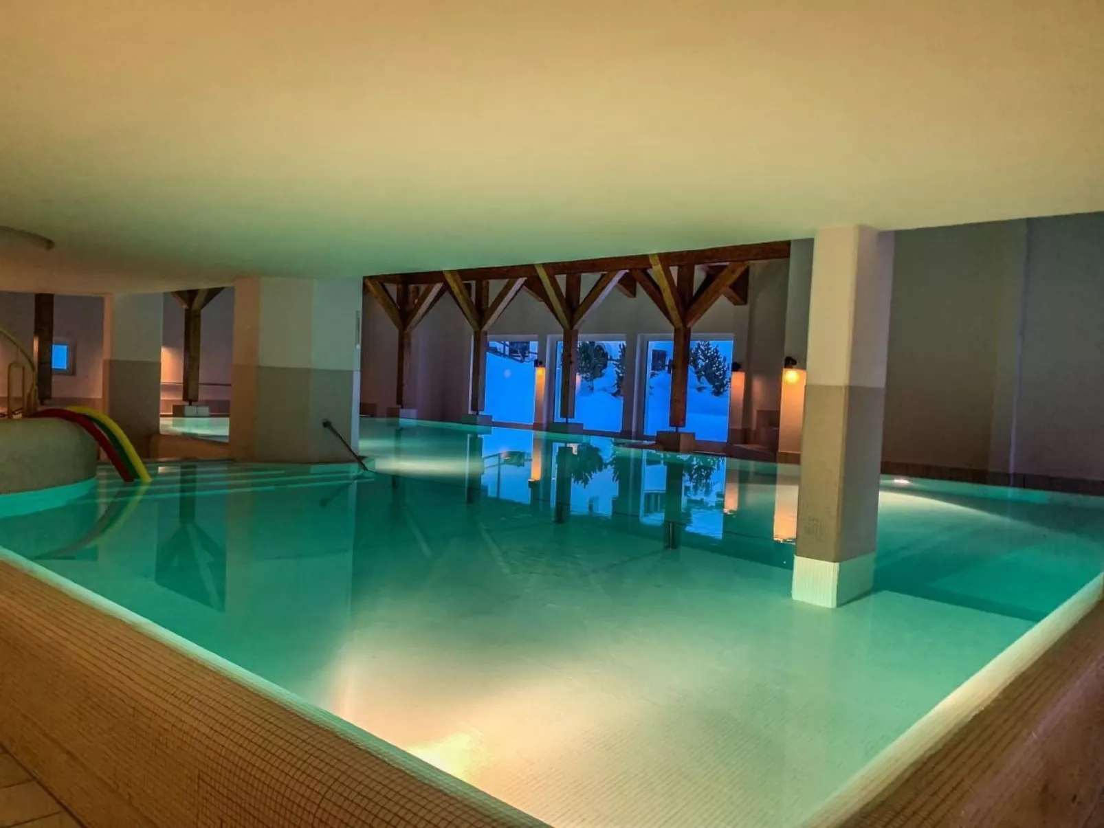 Mit Panoramablick in die Bergwelt - Image-tags.info