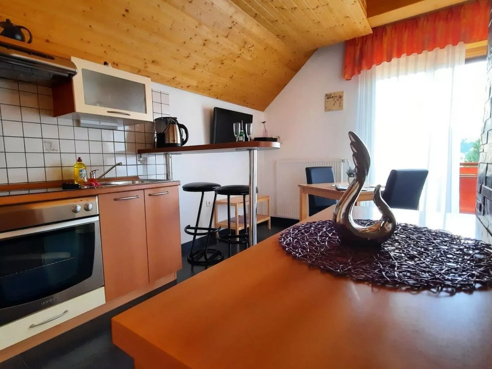 Studio-Appartement mit Balkon - Image-tags.info