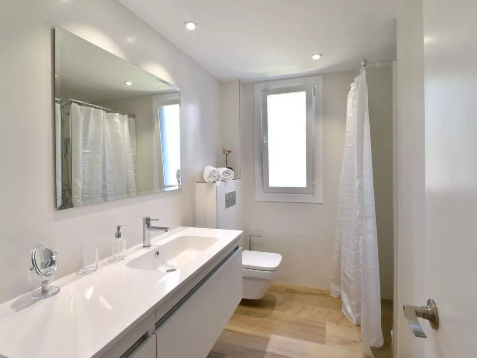 Neu renoviertes, modernes Apartment für 4 Personen, direkt an der Cala Ferrera - Drinnen