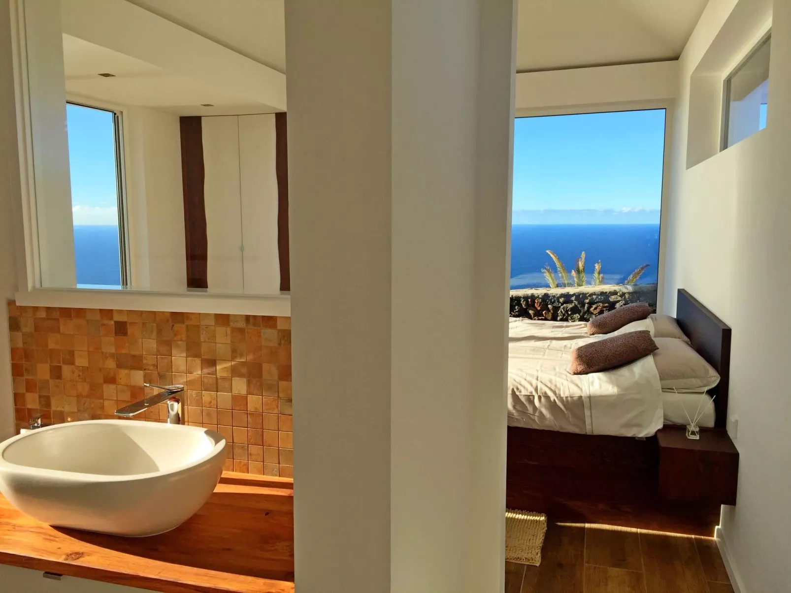 Moderne Architekten-Villa mit Infinity-Pool und Meerblick - Image-tags.info