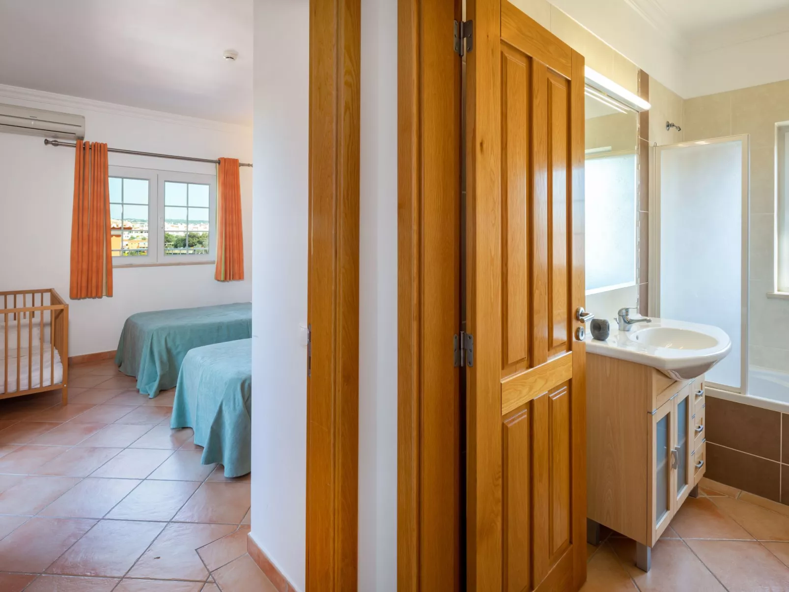 4-Schlafzimmer-Villa R2, Garten, Pool, Strand - Image-tags.info