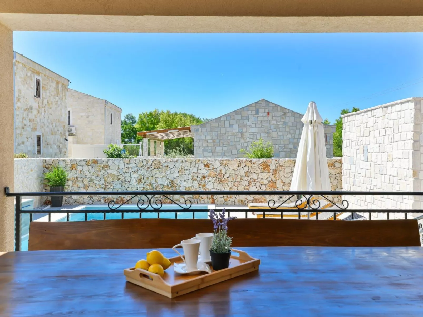 Romantische Villa mit Pool und Sauna, in Strandnähe - Image-tags.info