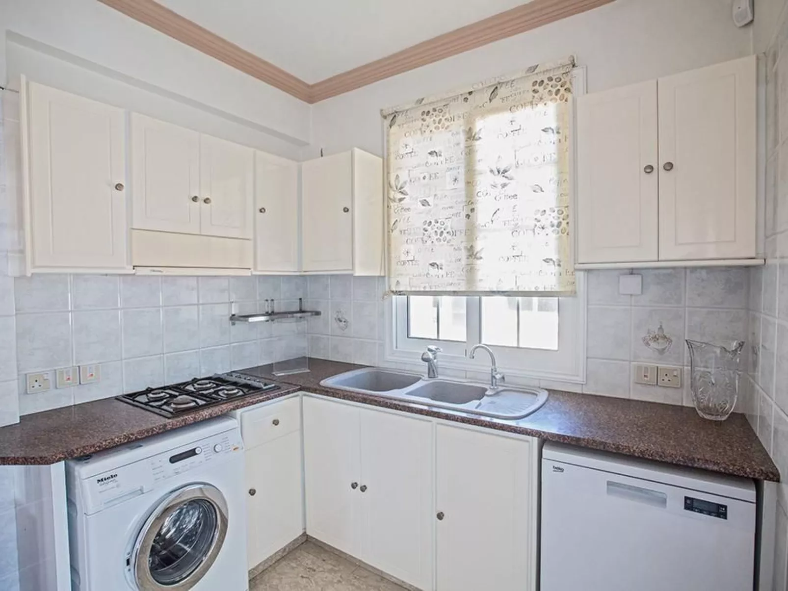 Familienvilla in Paralimni mit spektakulärer Aussicht - Image-tags.info