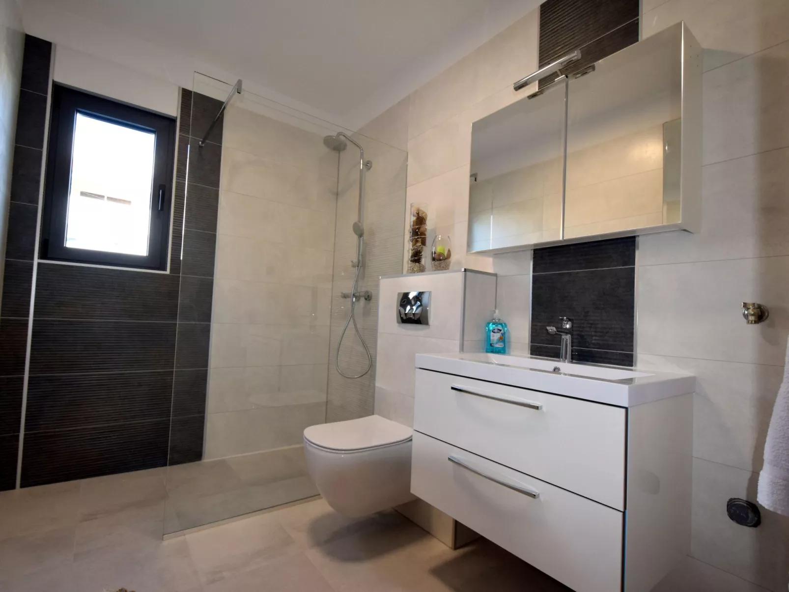 "Helena" direkt am Strand - Image-tags.info