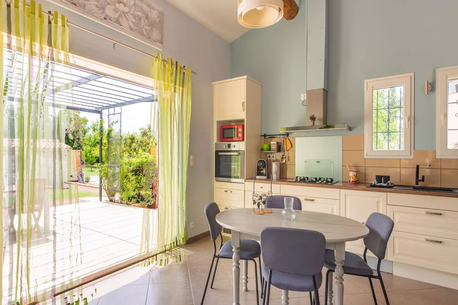 Maison Saint Victor-Dining room