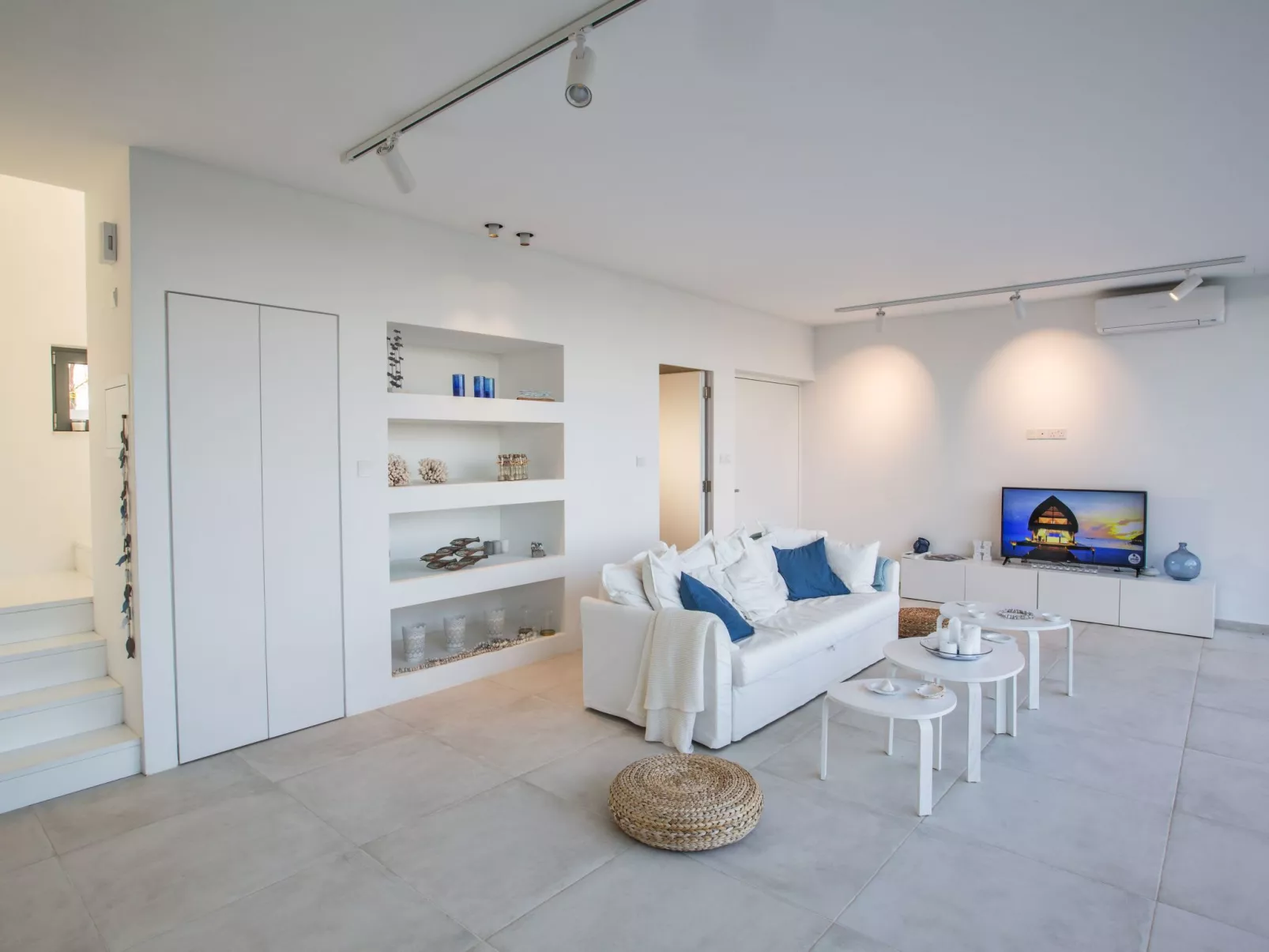 Neue, moderne 3-Schlafzimmer-Villa mit privatem Pool - Image-tags.info