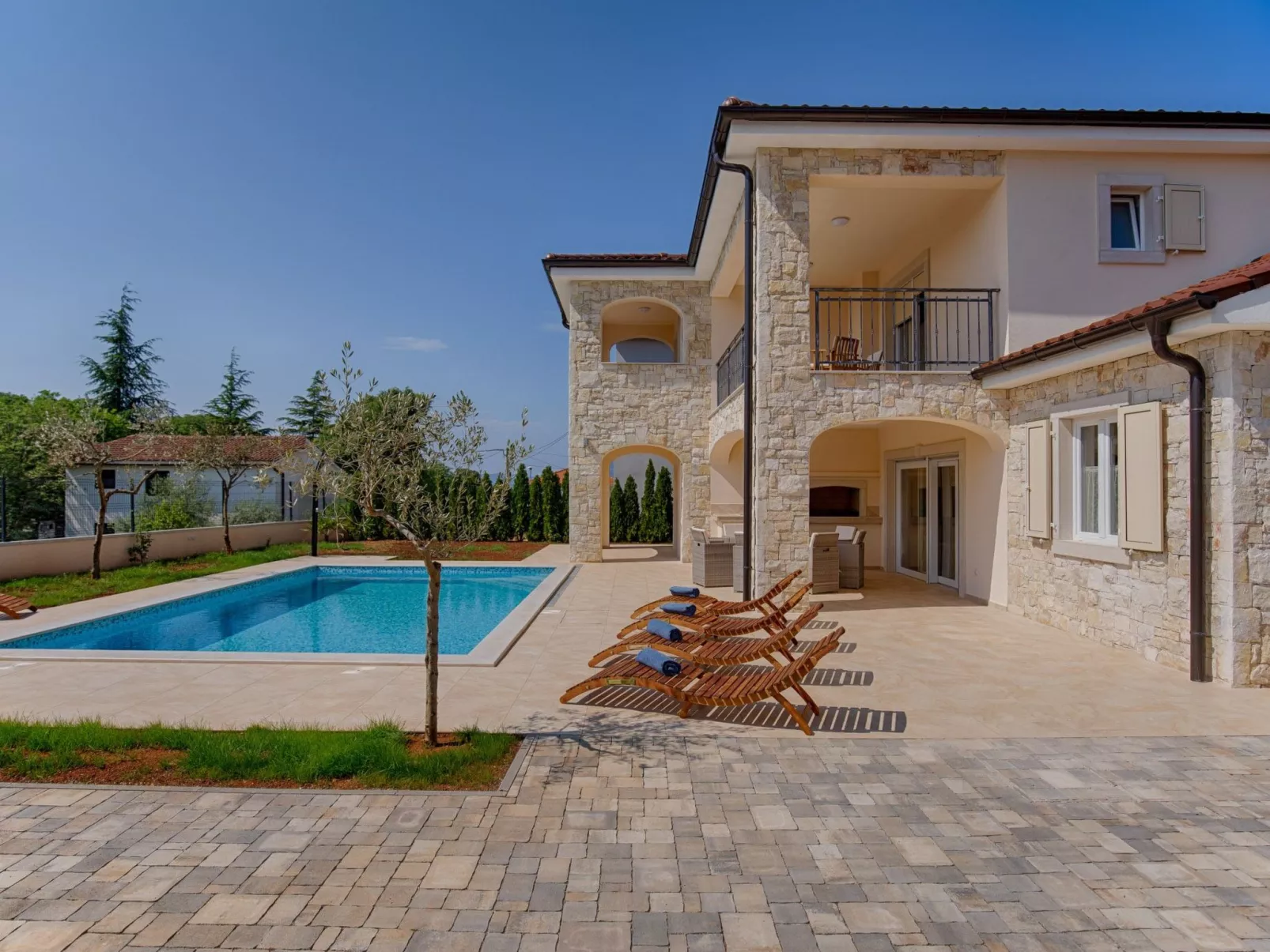 Haus in Pinezići mit privatem Pool - Image-tags.info