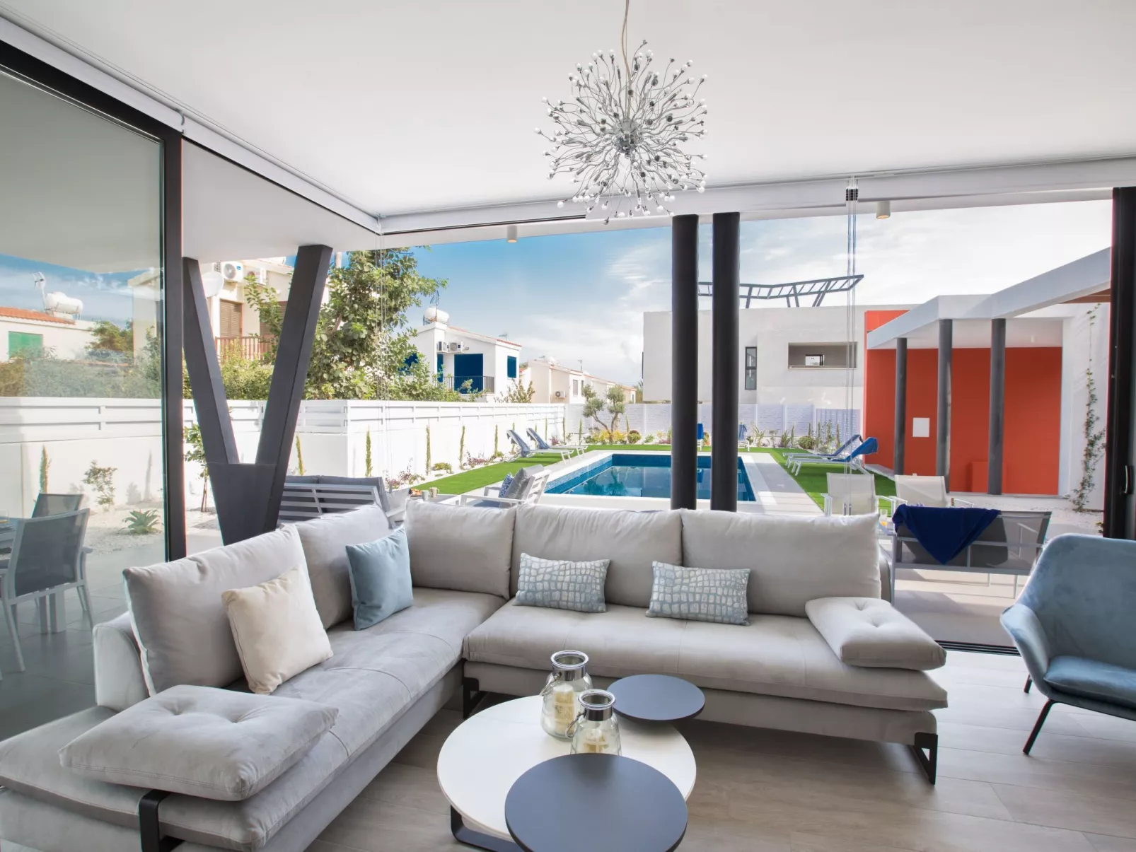 Neue, luxuriöse 3-Schlafzimmer-Villa in Protaras Zentrum - Image-tags.info