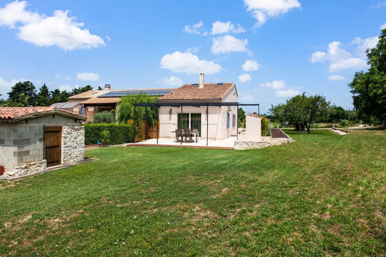 Maison Saint Victor-Gardens summer