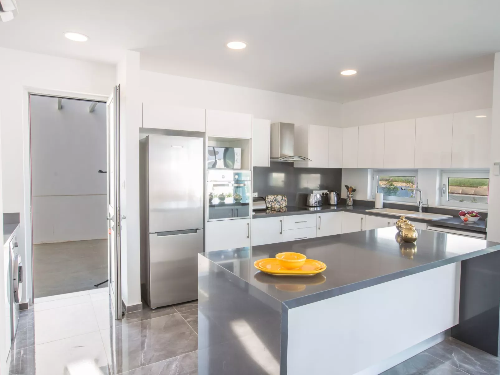 3-Schlafzimmer-Villa mit privatem Pool und Dachgarten - Image-tags.info