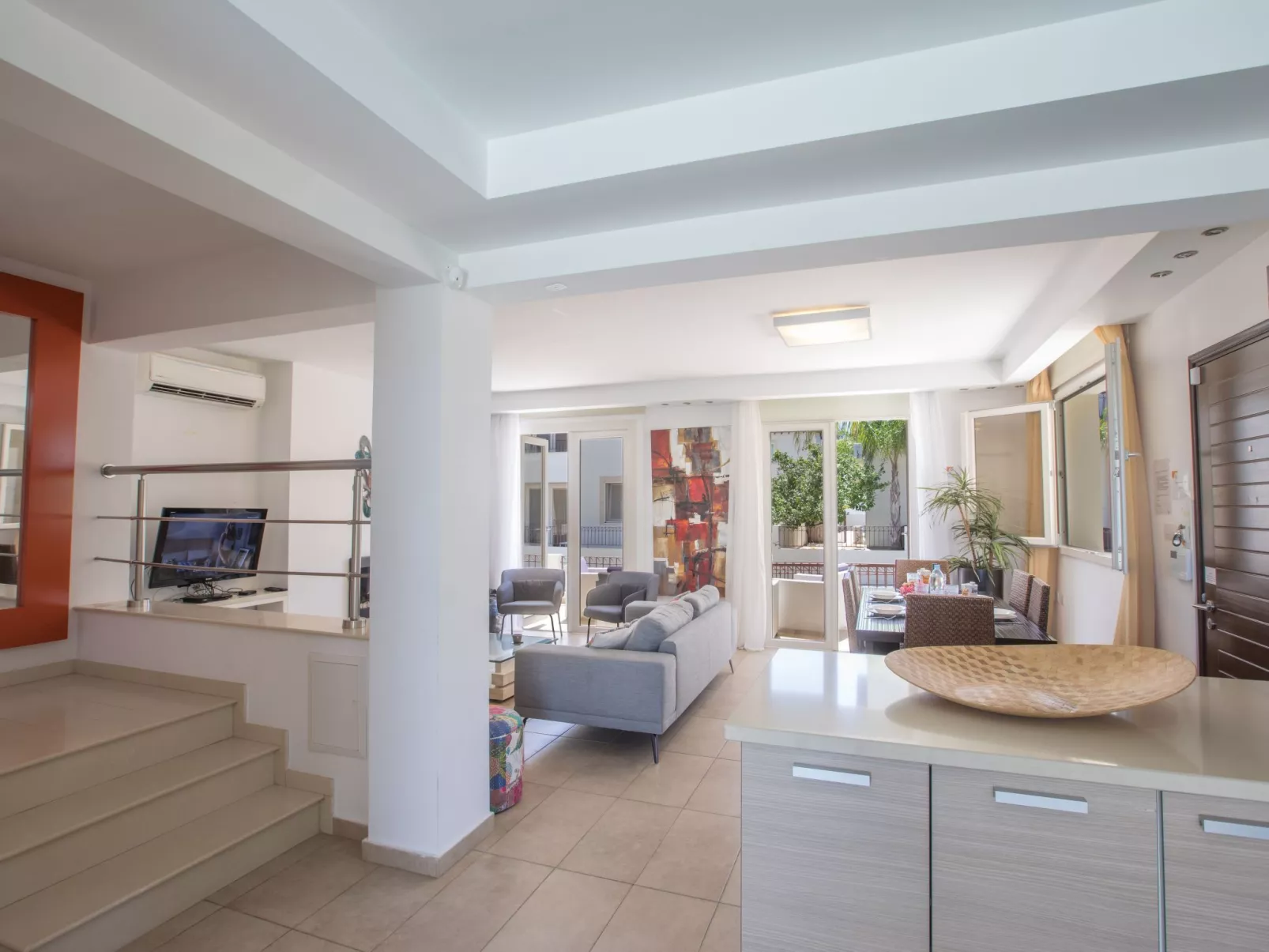 3-Schlafzimmer-Luxusvilla mit Pool und teilweise Meerblick - Image-tags.info