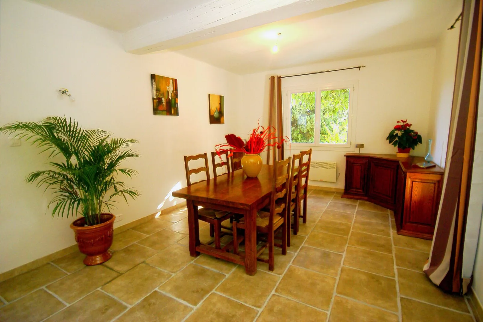 Maison de vacances Le Thor-Dining room