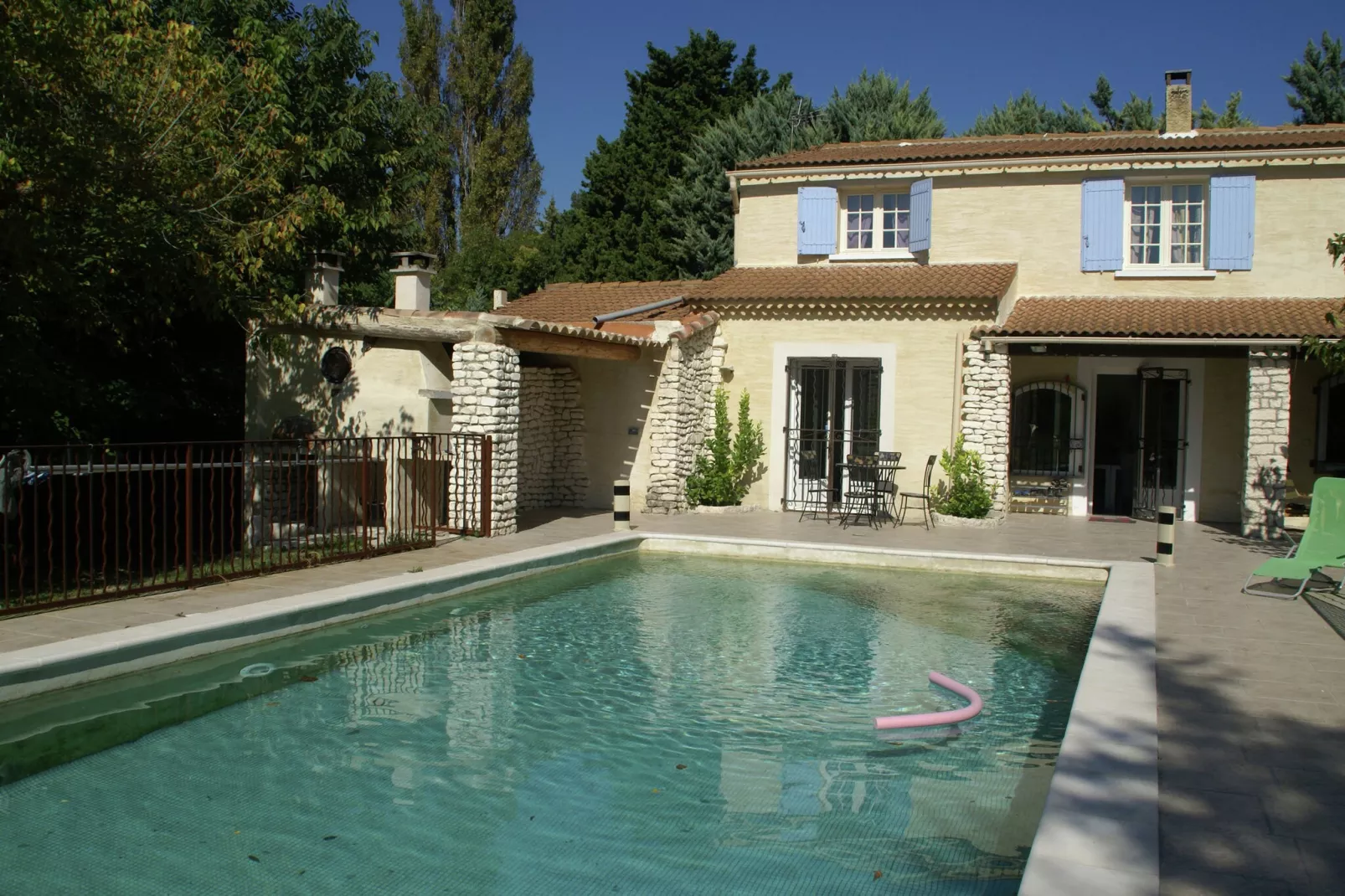 Maison de vacances Le Thor-Exterior summer