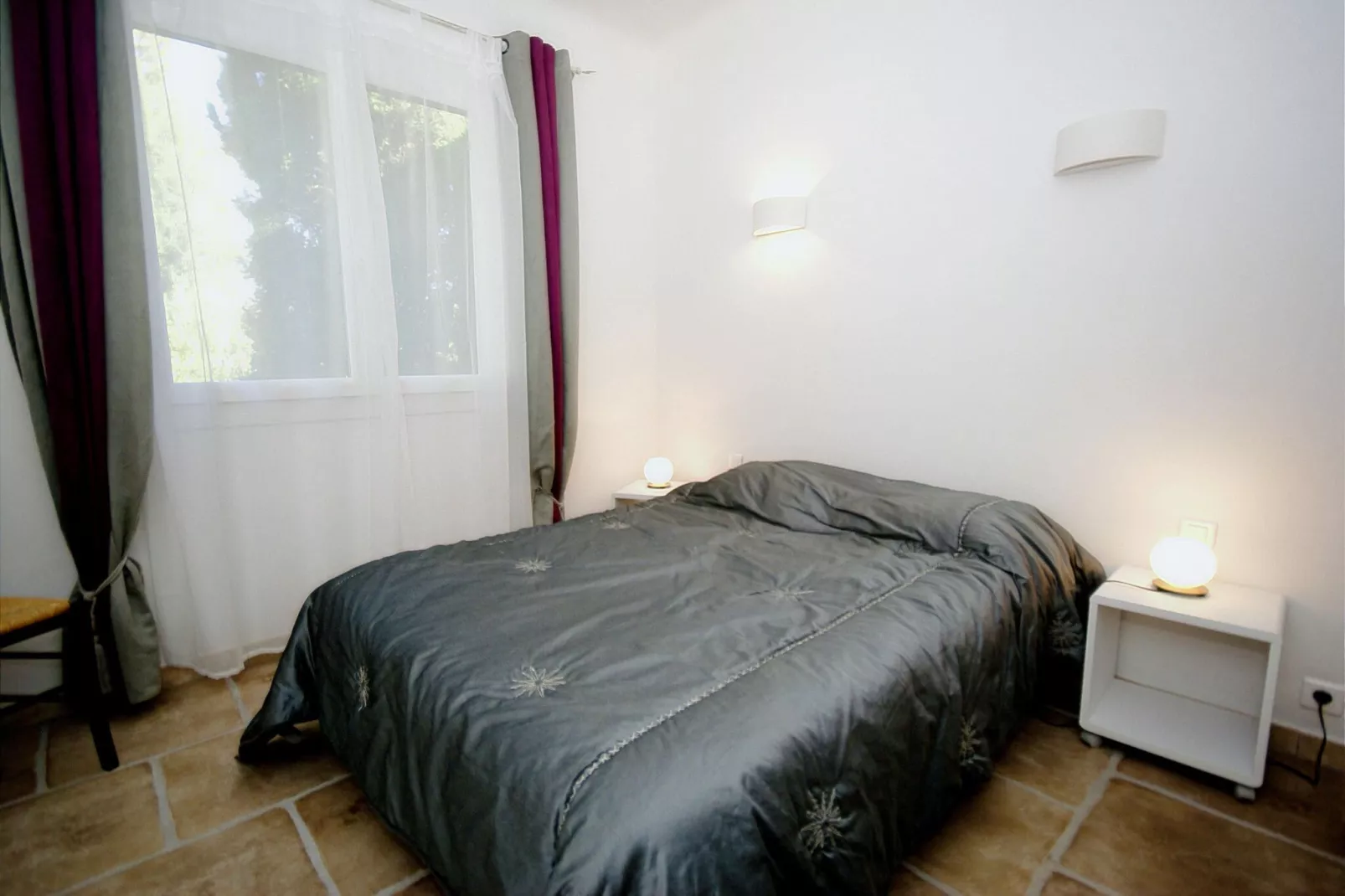 Maison de vacances Le Thor-Bedroom