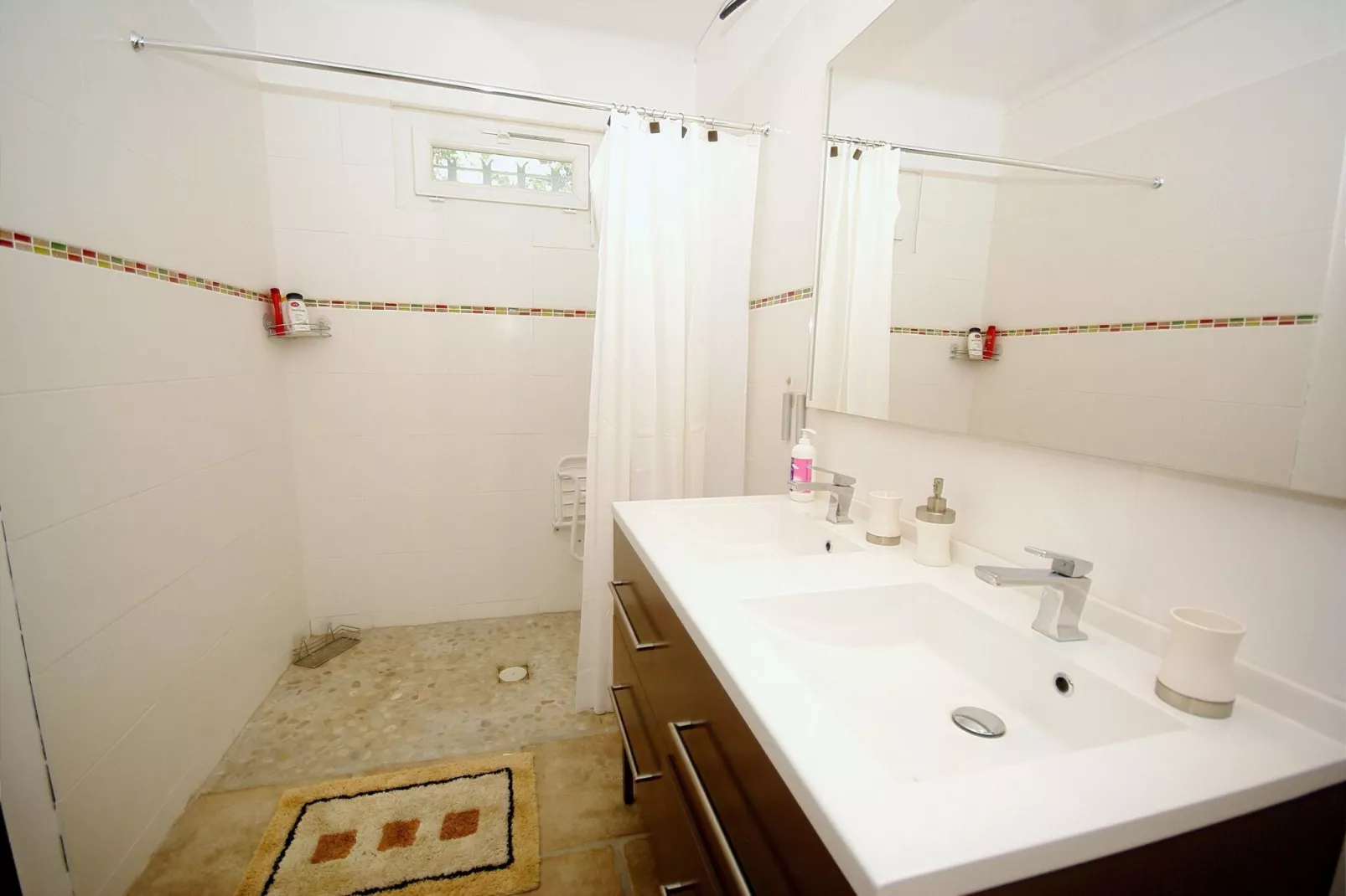 Maison de vacances Le Thor-Bathroom
