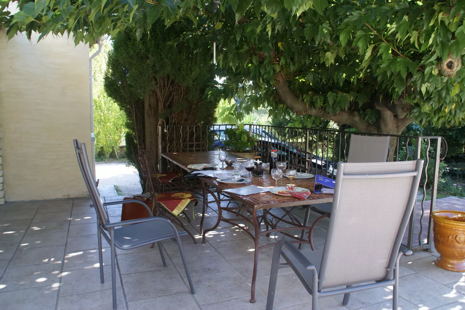 Maison de vacances Le Thor-Terrace balcony