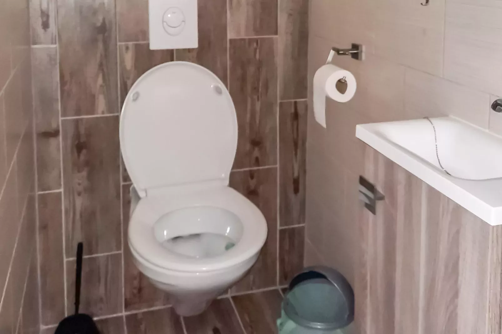 16 Chez Rambaud-Bathroom
