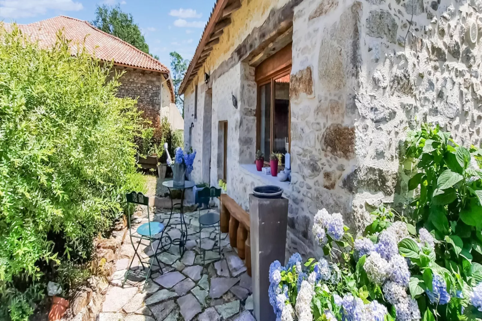 16 Chez Rambaud-Terrace balcony
