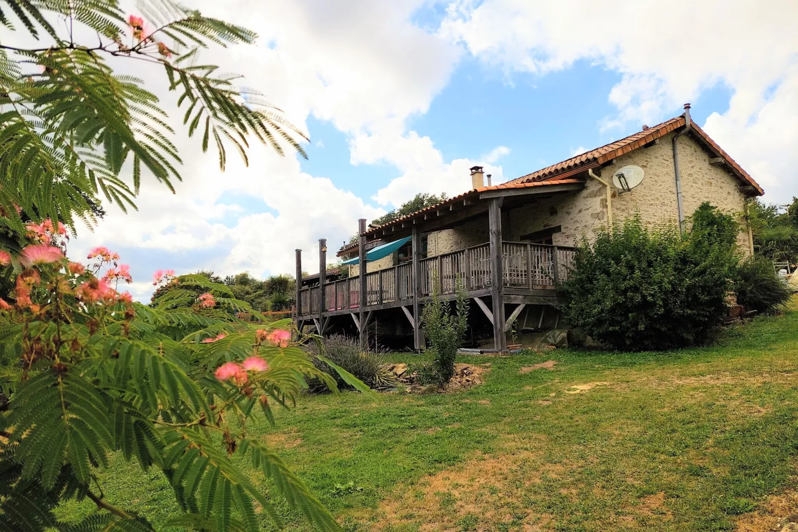 16 Chez Rambaud-Exterior summer