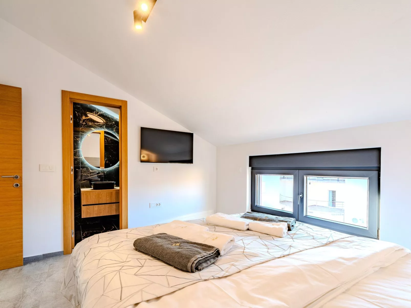 Apartment Royal 3 - Image-tags.info