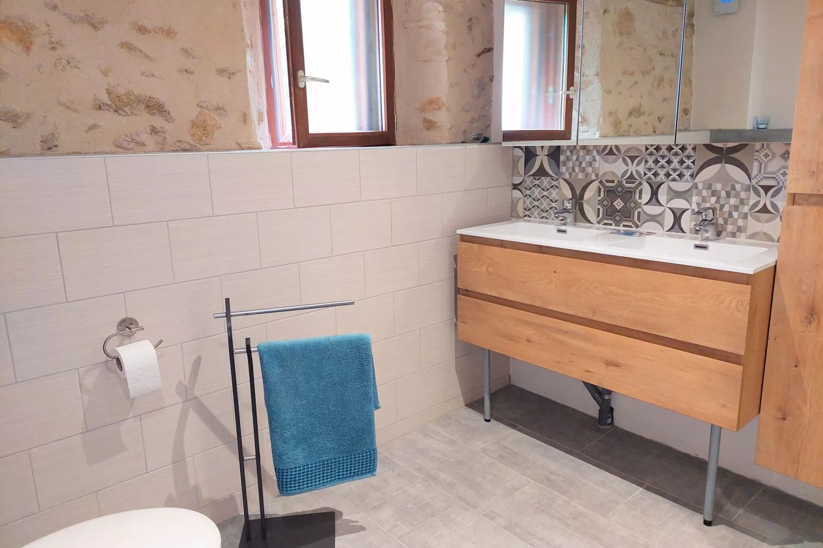 16 Chez Rambaud-Bathroom