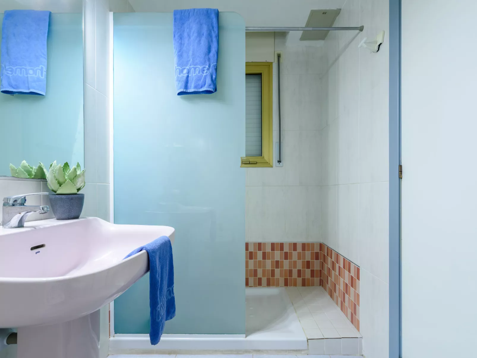 Cambrils Park B - Inside