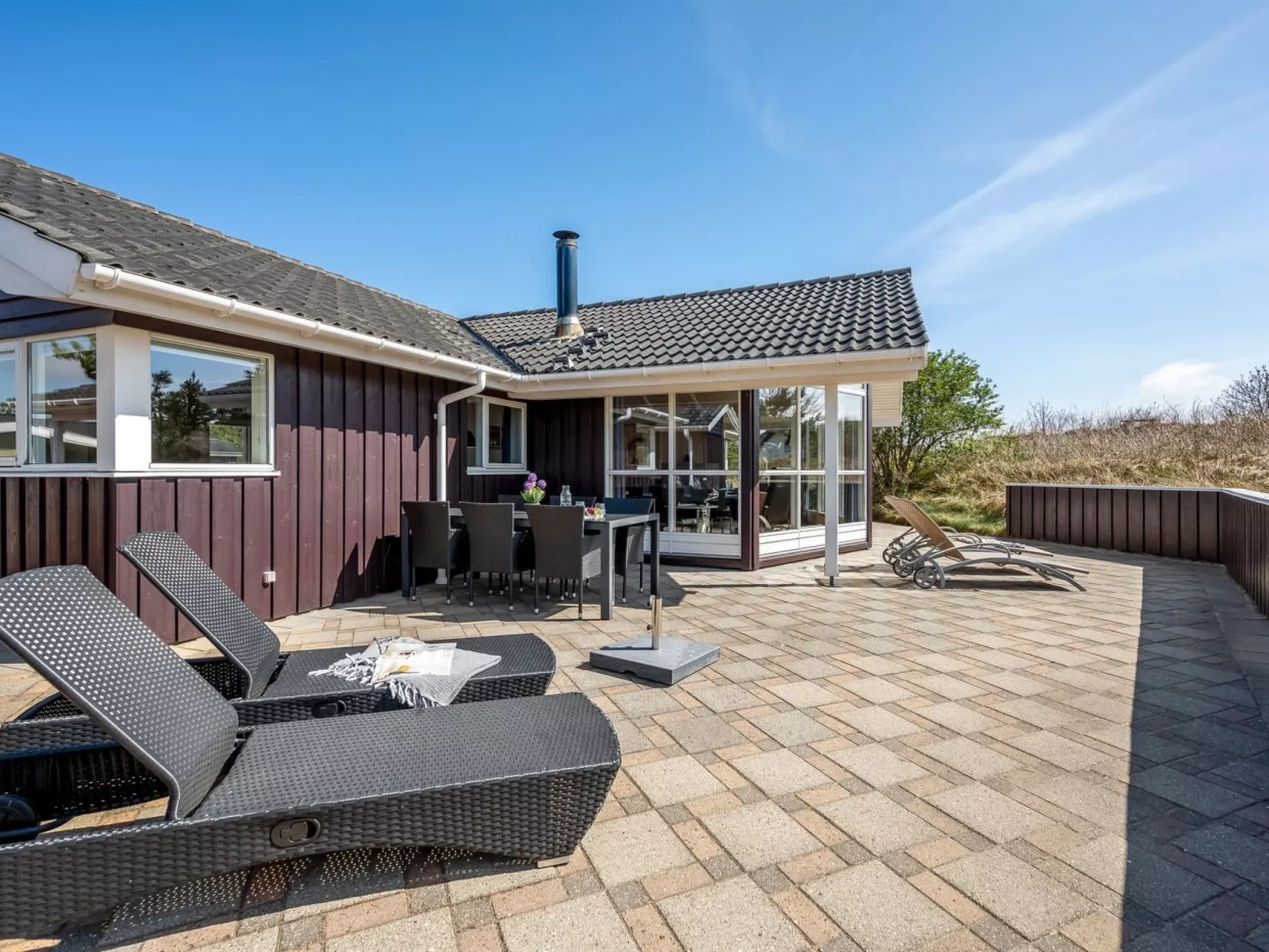 "Arine" - 700m to the fjord - Outside