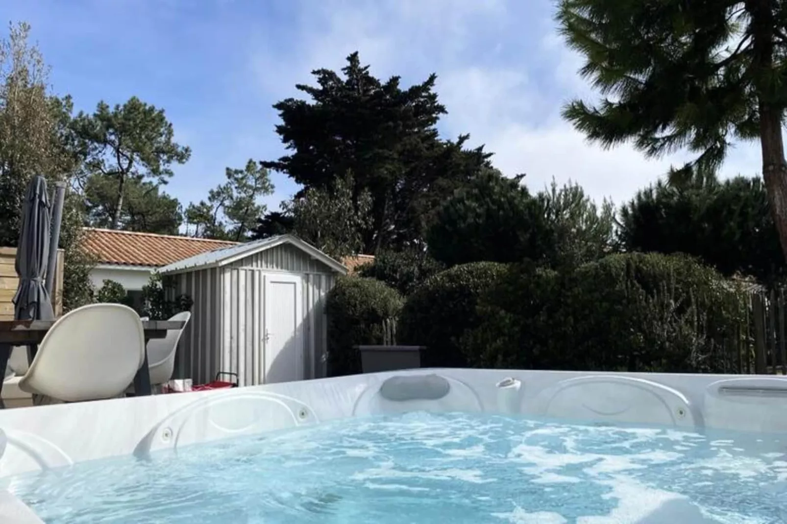 Villa Russie - Domaine Le Sherwood-Exterior in summer