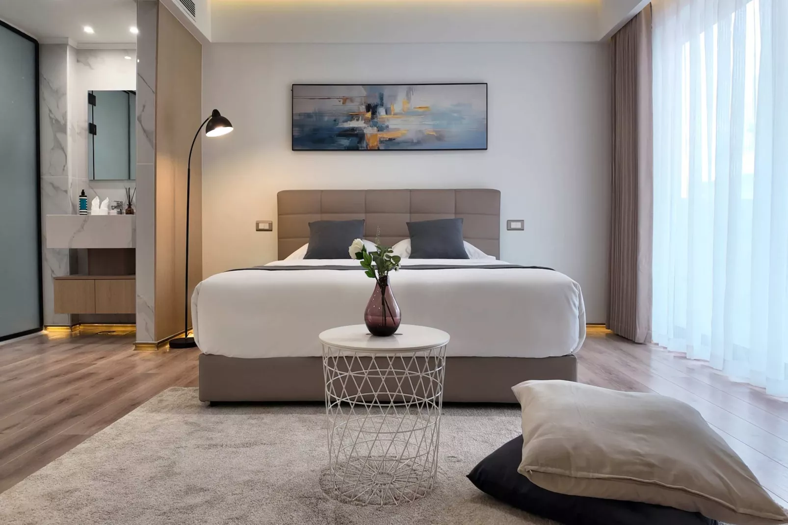 6th floor suites - Superior Suite with private balcony-Bedroom