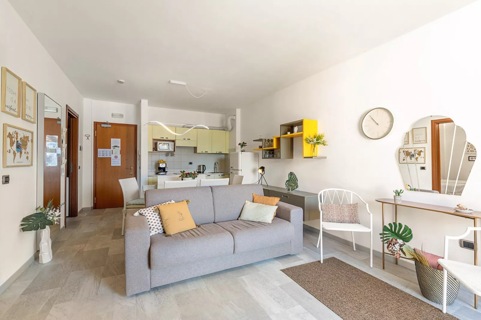 RESIDENCE PORTO LETIZIA - PALACE-1ROOM APT 4 PAX LAKE VIEW DELUXE 8206 - P1LD4 - Wohnzimmer