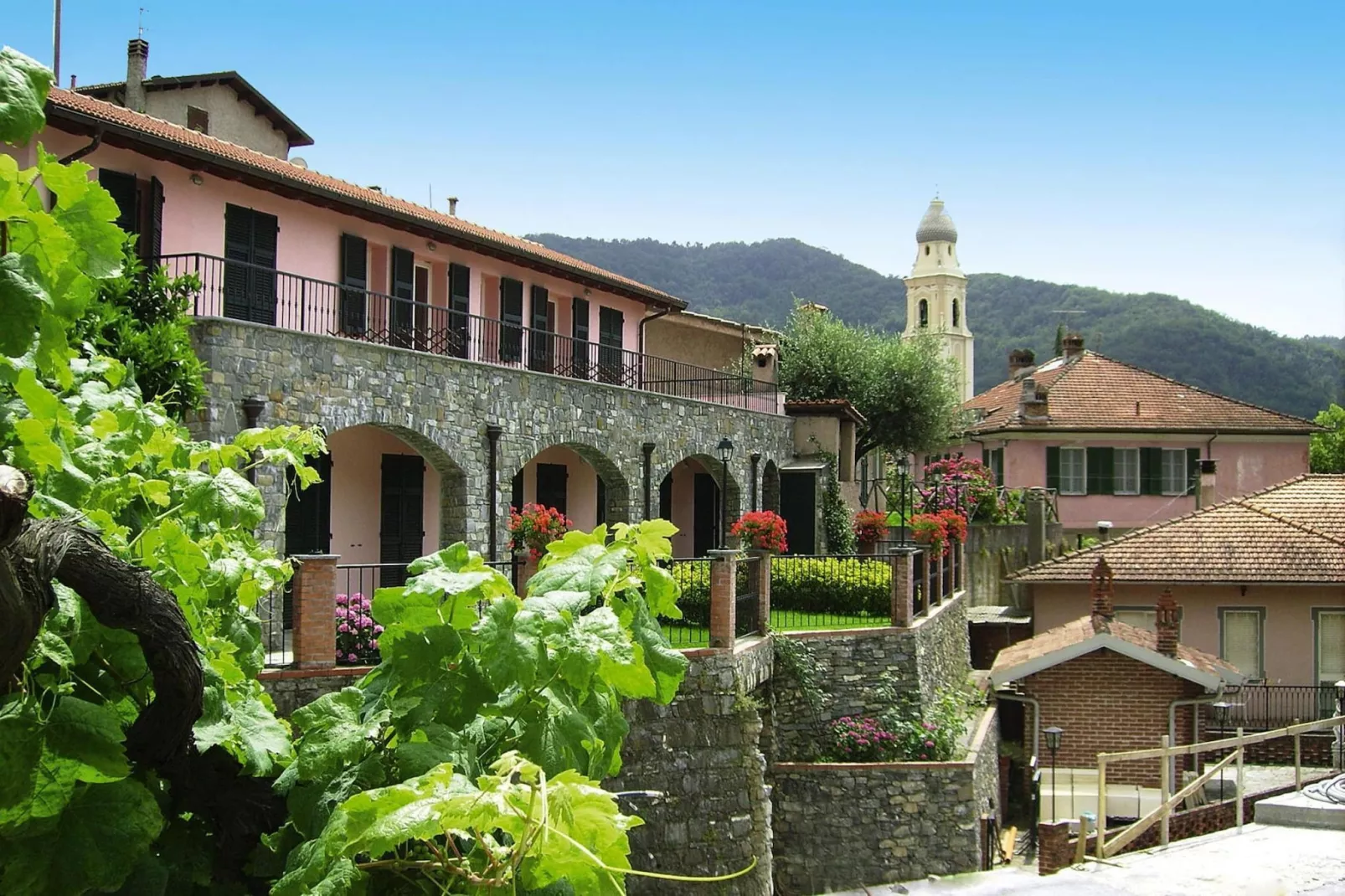 Agri-tourism Borgo Ameno Casanova Lerrone B4-Außenbereich Sommer