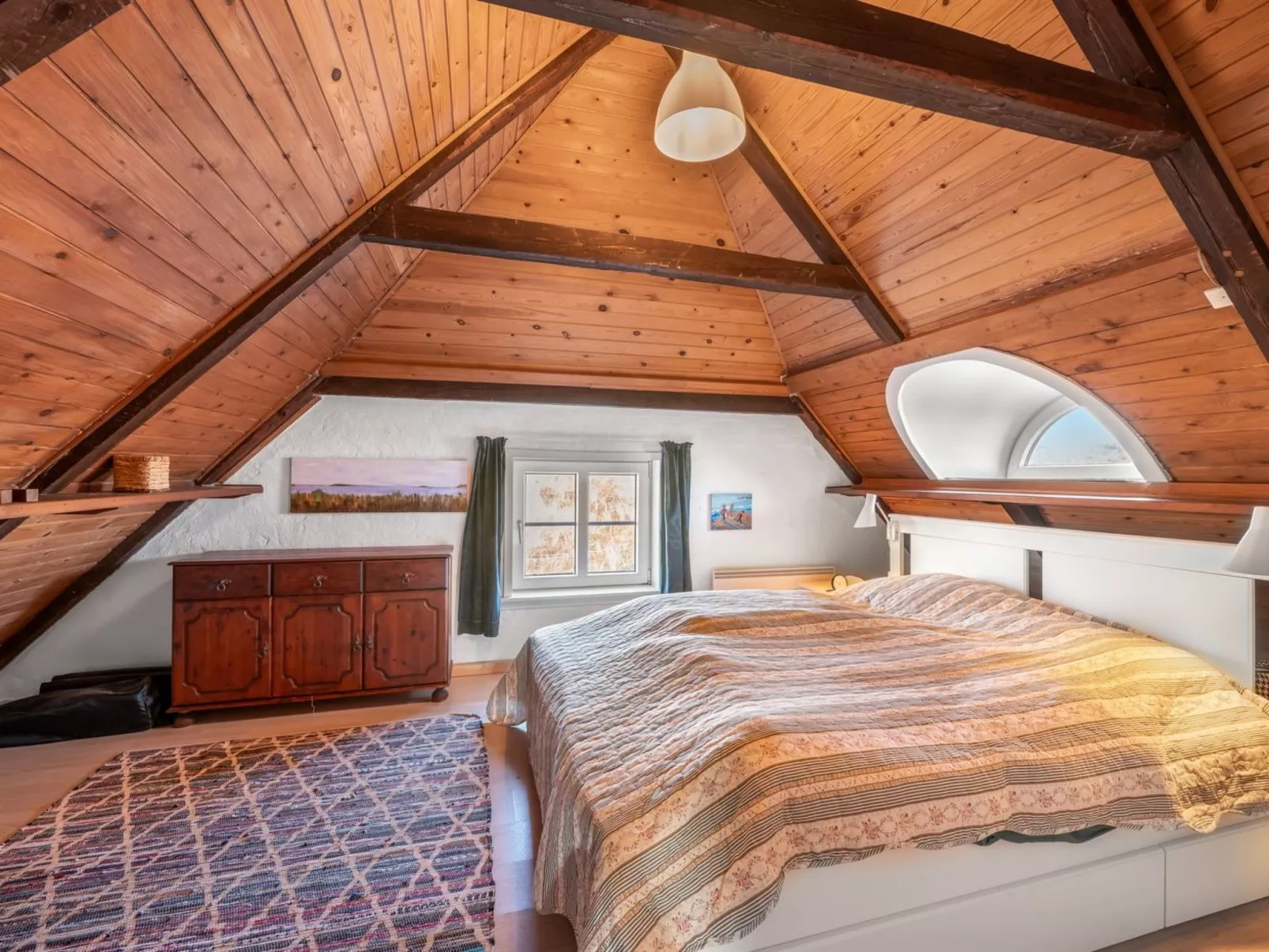 "Trugot" - 450m to the fjord-Inside