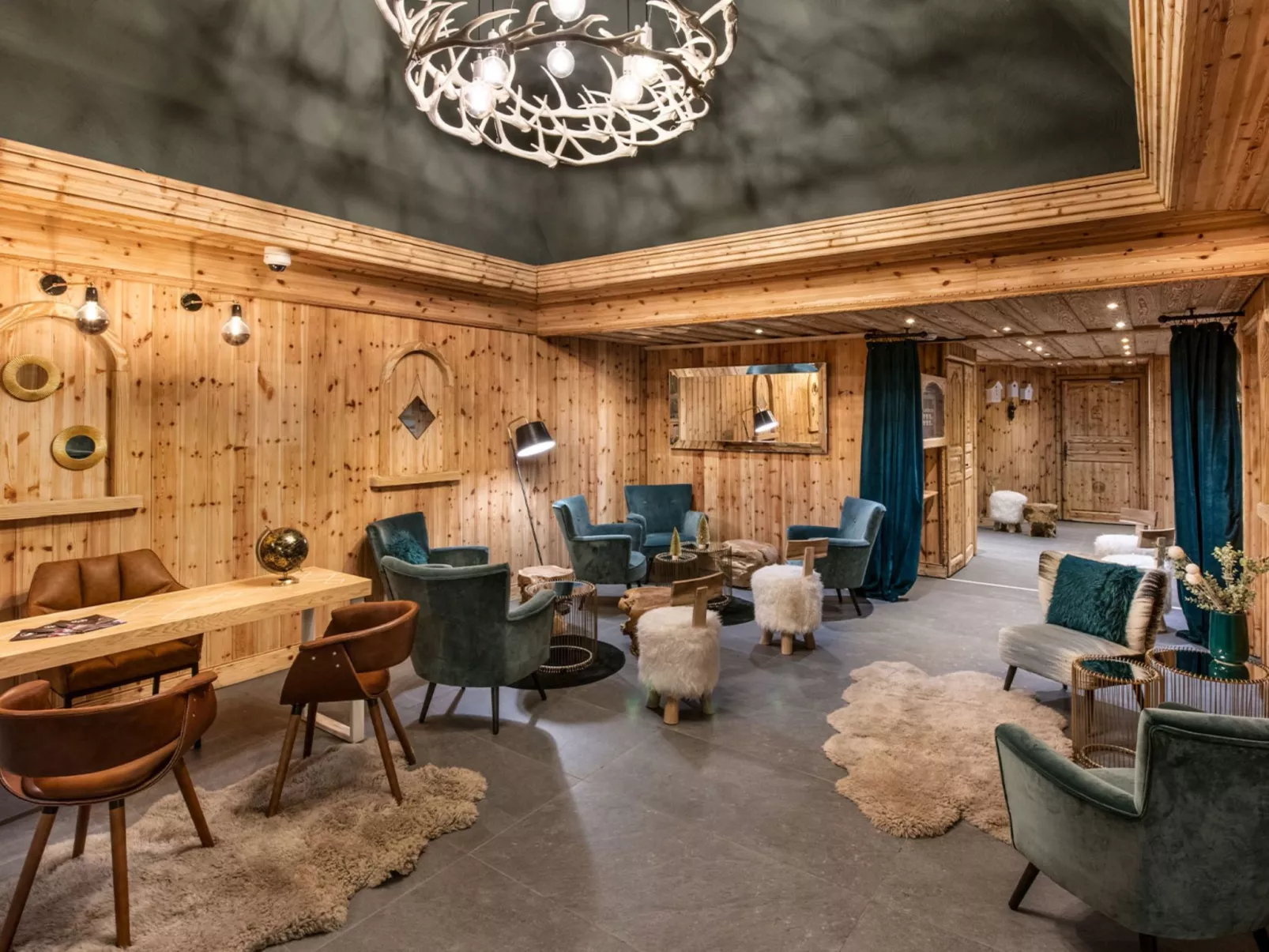 Village Montana-Inside