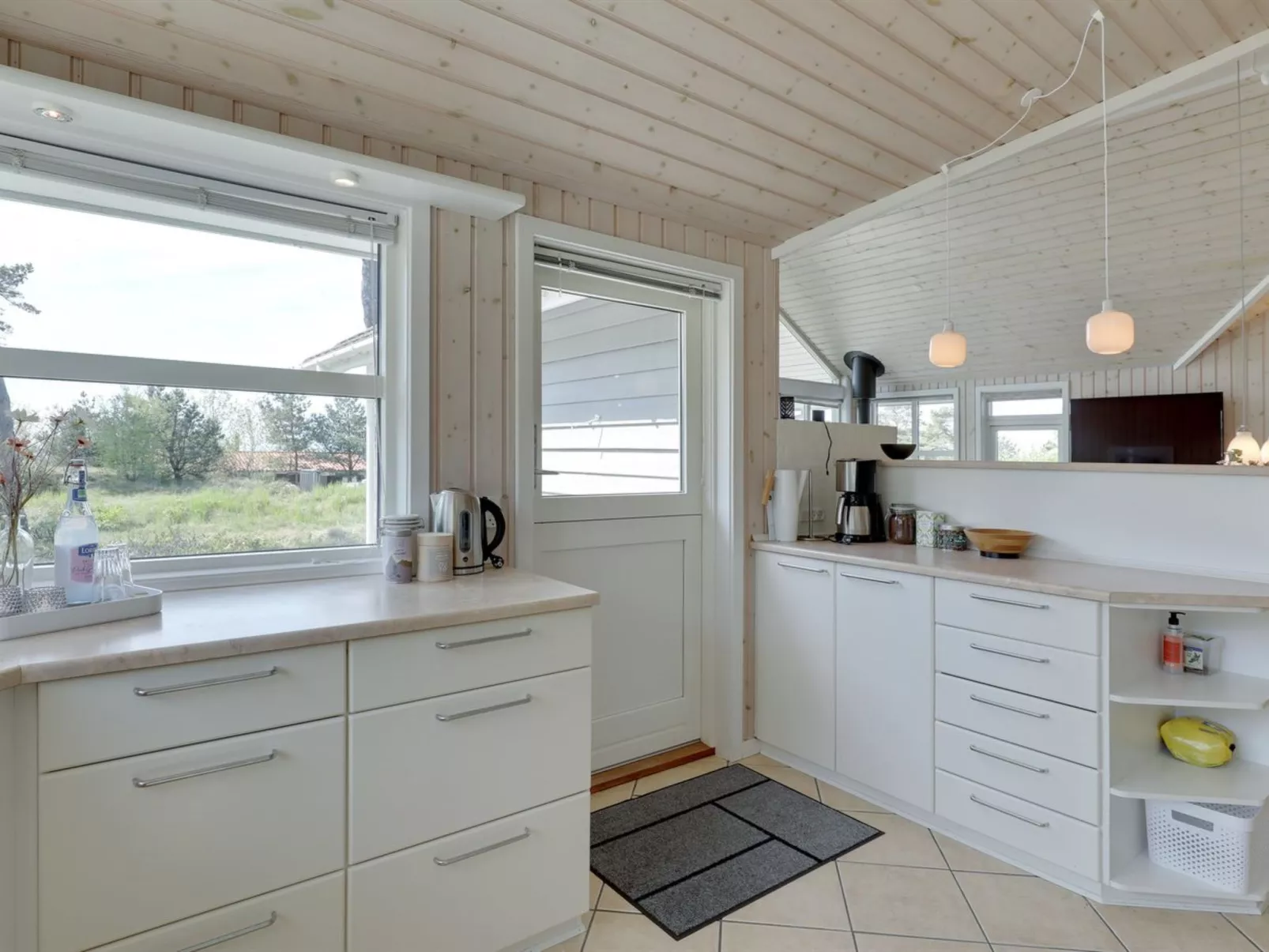 "Gyrid" - 150m from the sea-Inside