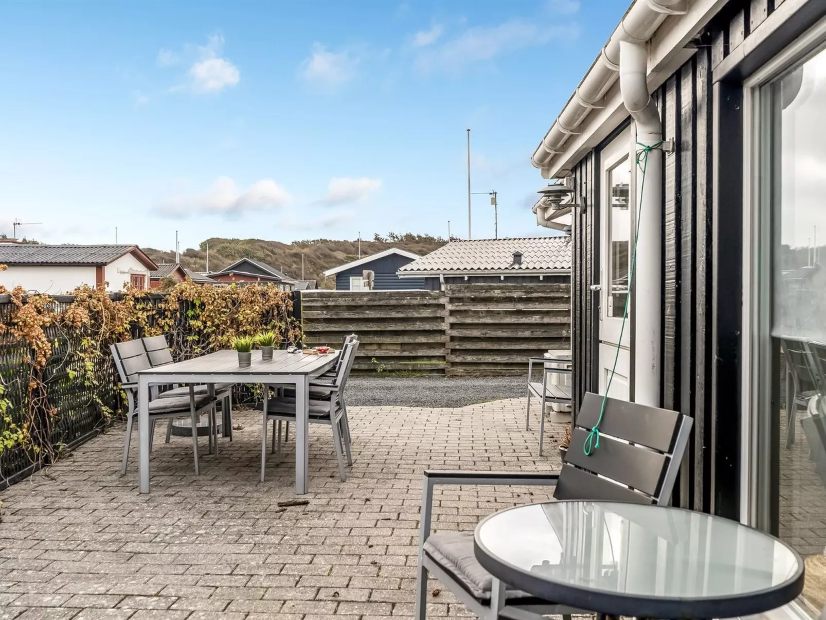 "Kielo" - 200m to the fjord-Draußen