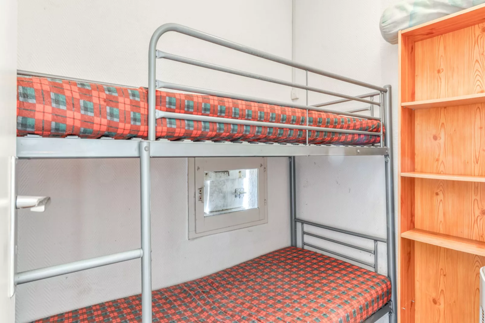 Port La Roquille N°98 - 2P6C-Chambre