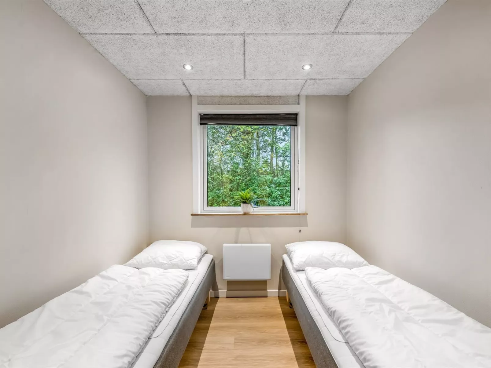 "Naia" - 300m to the fjord-Drinnen