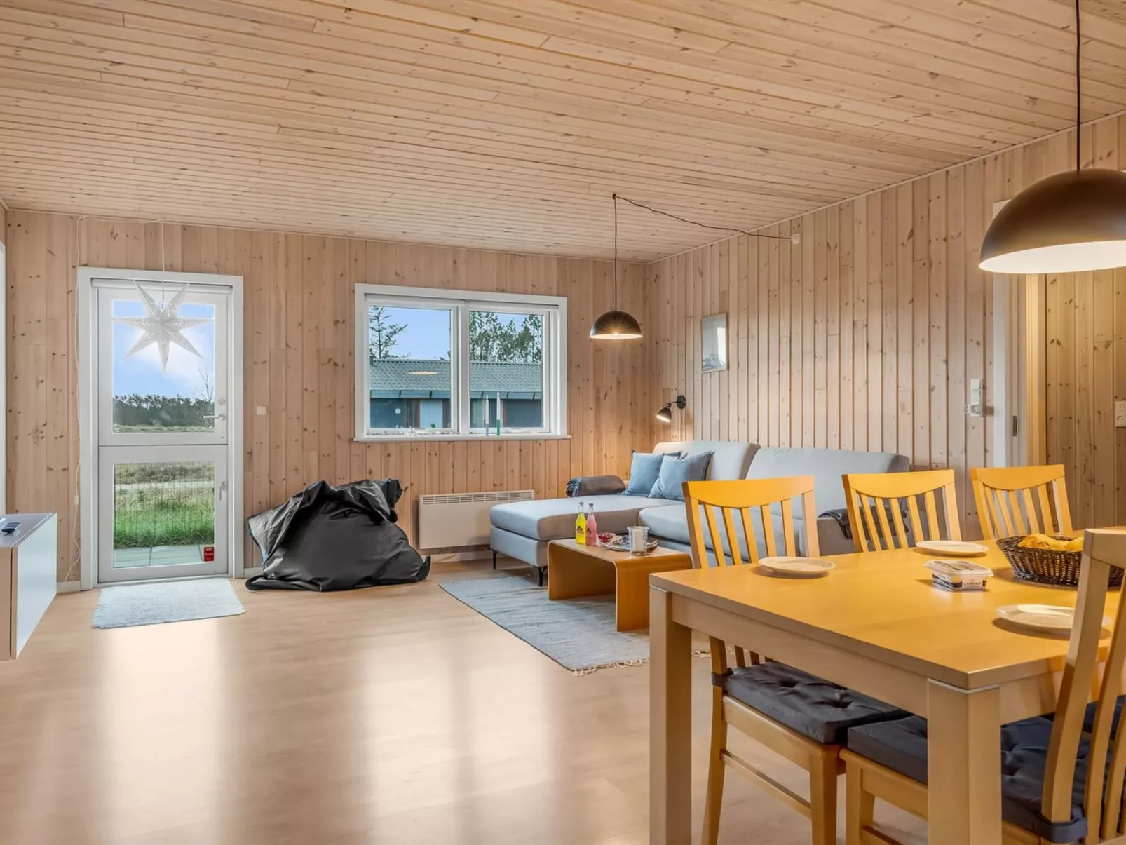 "Ovine" - 900m from the sea-Dedans