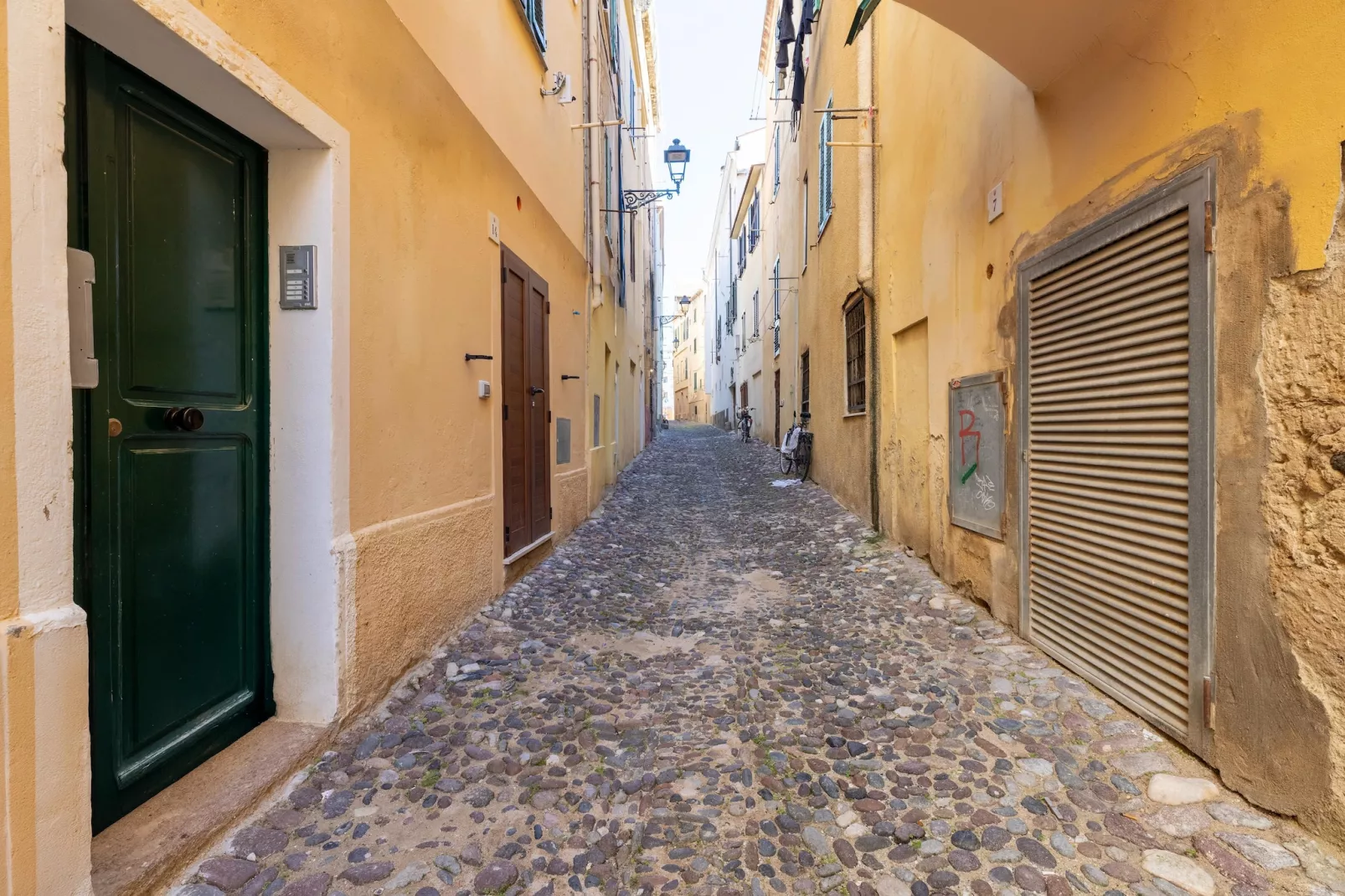 MONOLOCALE BURAGNA-Exterior in summer