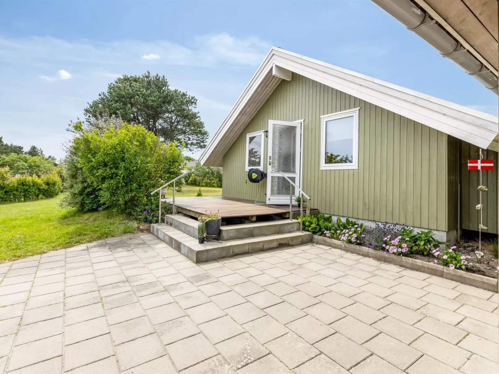 "Emiljan" -  from the sea-Dehors