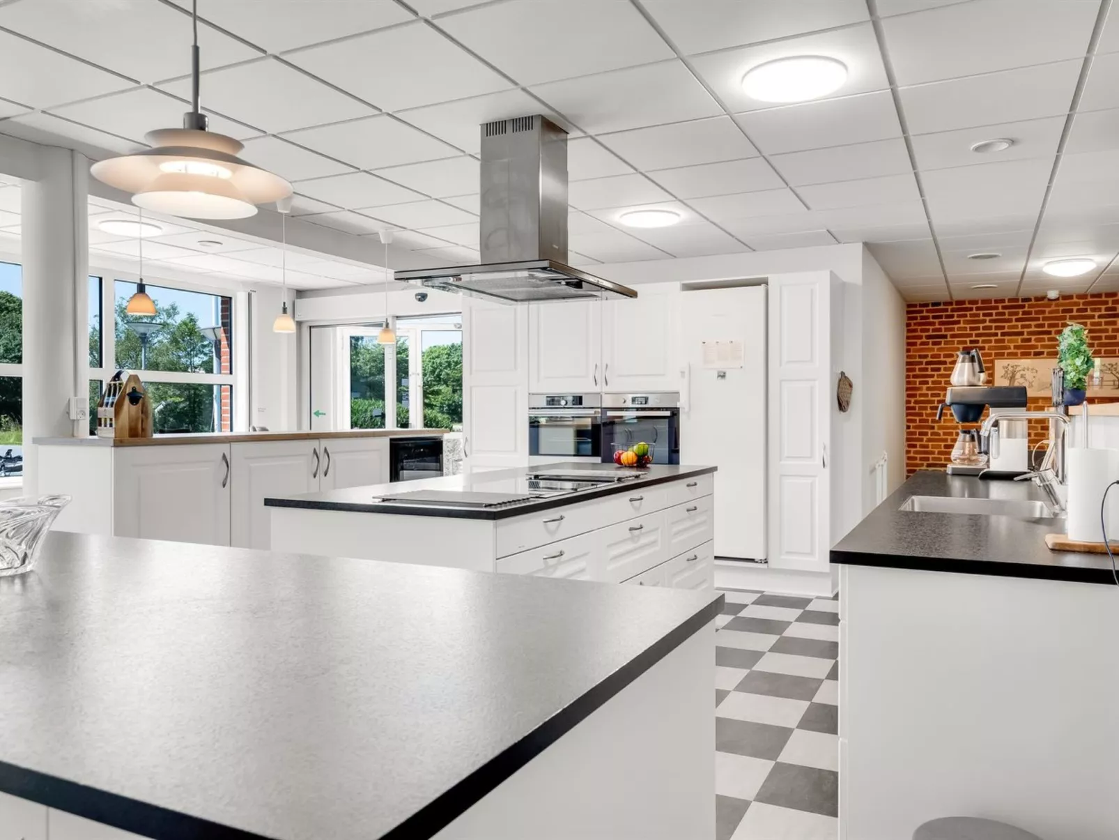 "Borjana" - 500m to the fjord-Drinnen