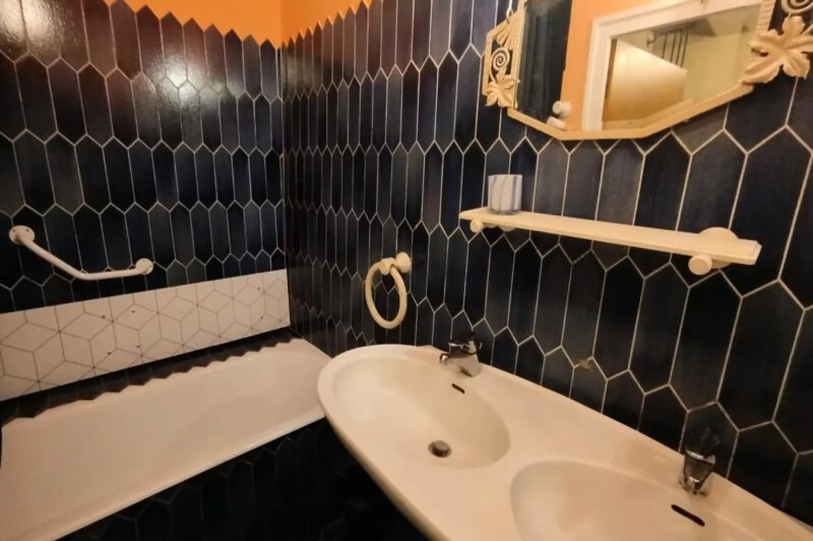 Maison De Charme Ancienne Entre Lacs Et Rh&ocirc;ne-Non tagué