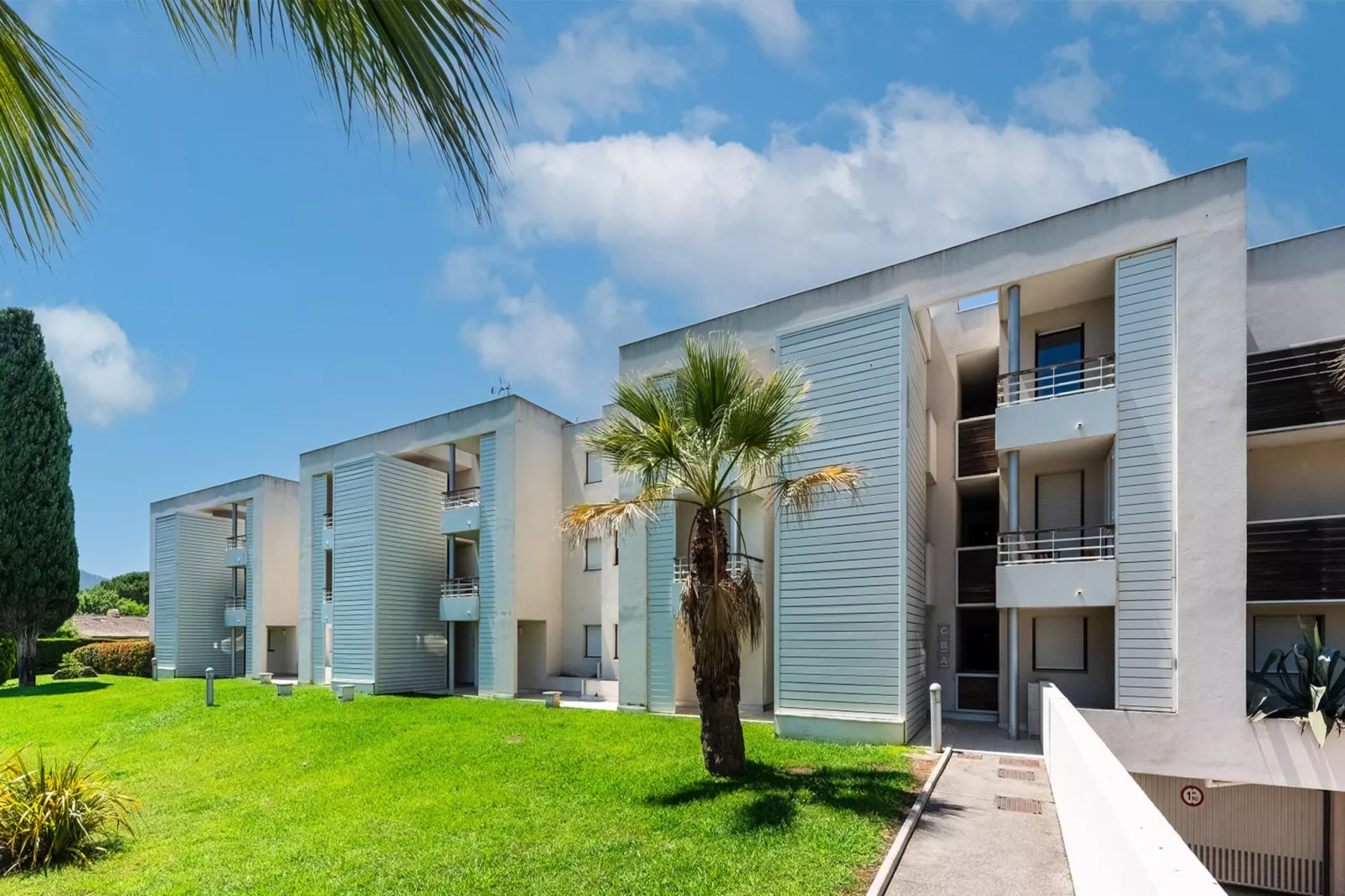 Carre Marine N°115 - 3P6-Jardins en été